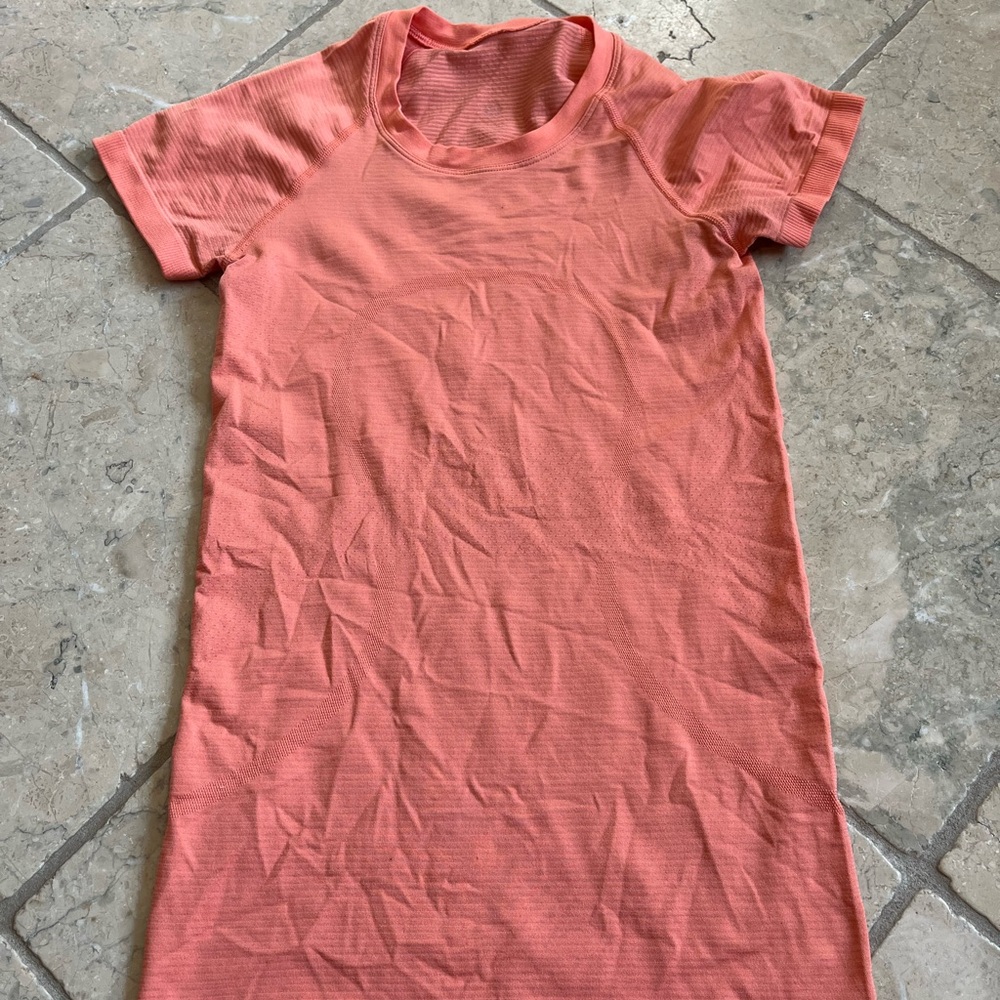 Lululemon swiftly tech short sleeve - Picture 2 of 4